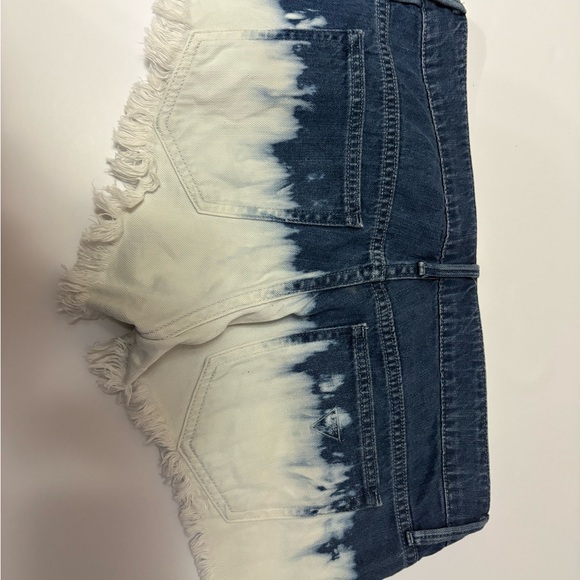 Guess Classic Midwash Denim Shorts - Blue - Picture 8 of 9